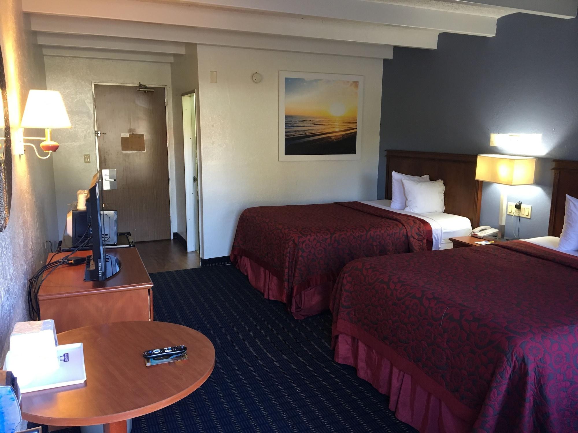 Days By Wyndham North Hotel