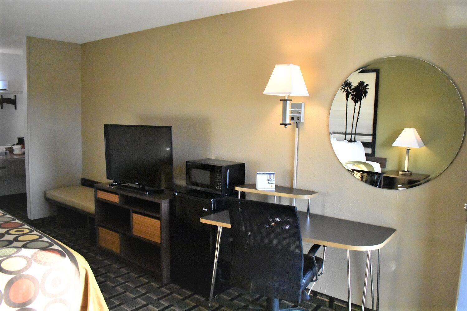Super 8 By Wyndham I-75 3*