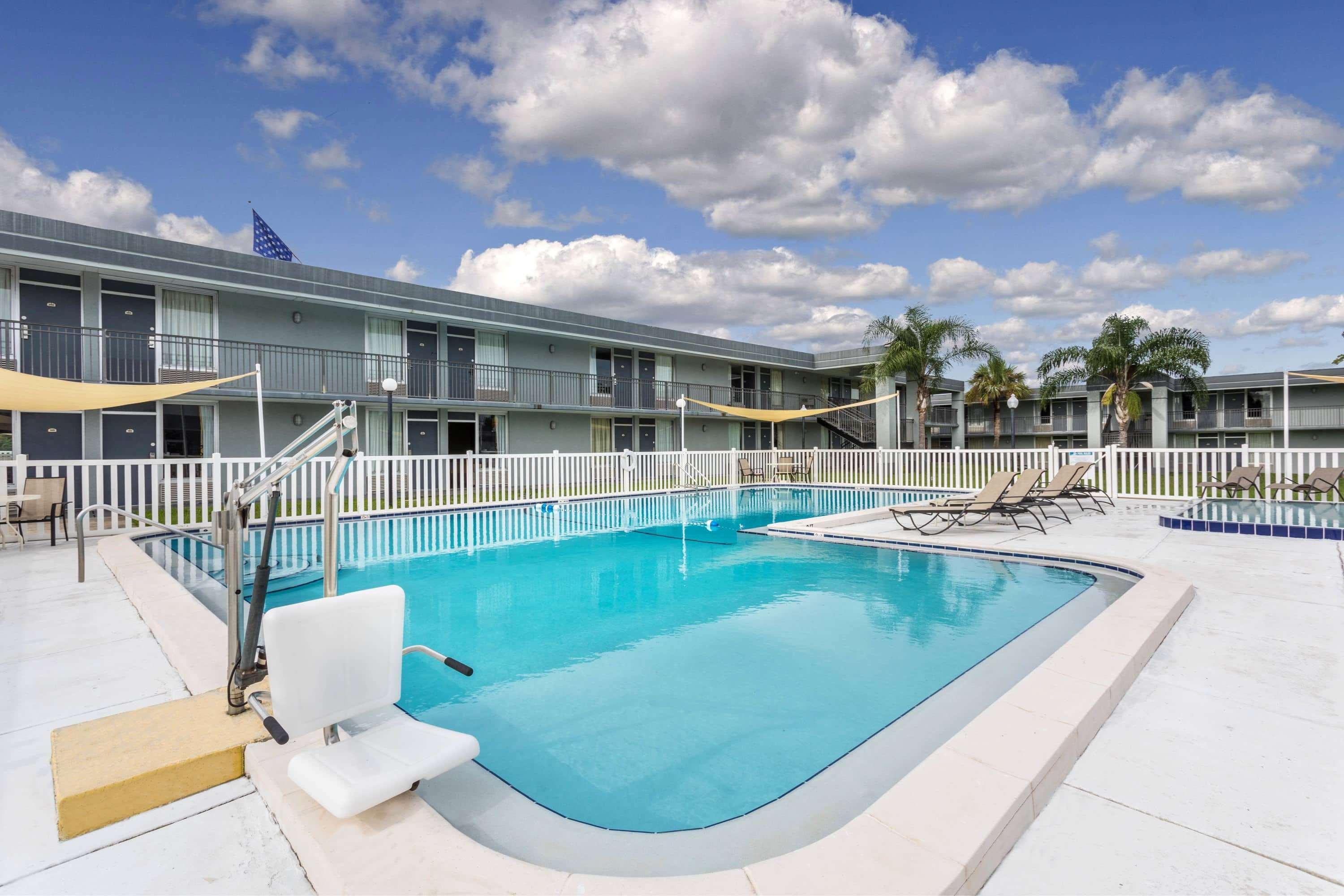 Super 8 By Wyndham I-75 Ocala