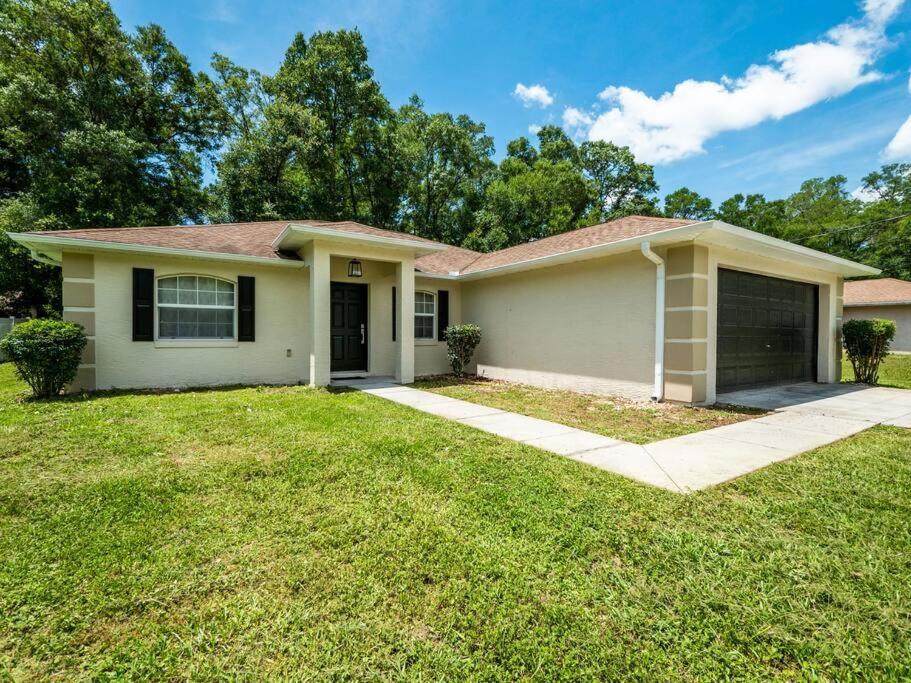 Modern & Luxurious 3br - Gem - Car Garage Holiday home *