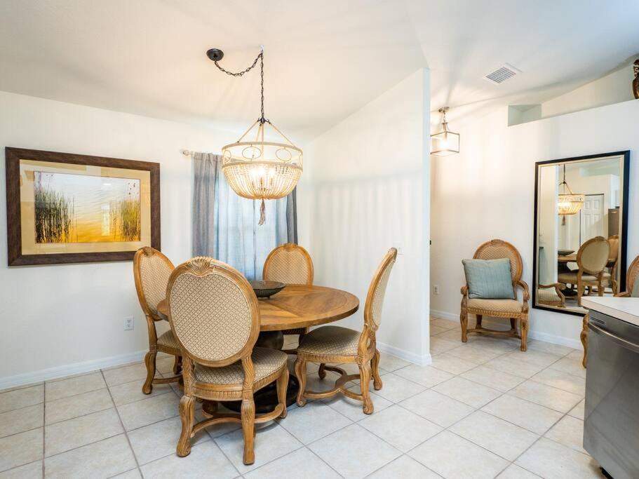 Modern & Luxurious 3br - Gem - Car Garage Holiday home