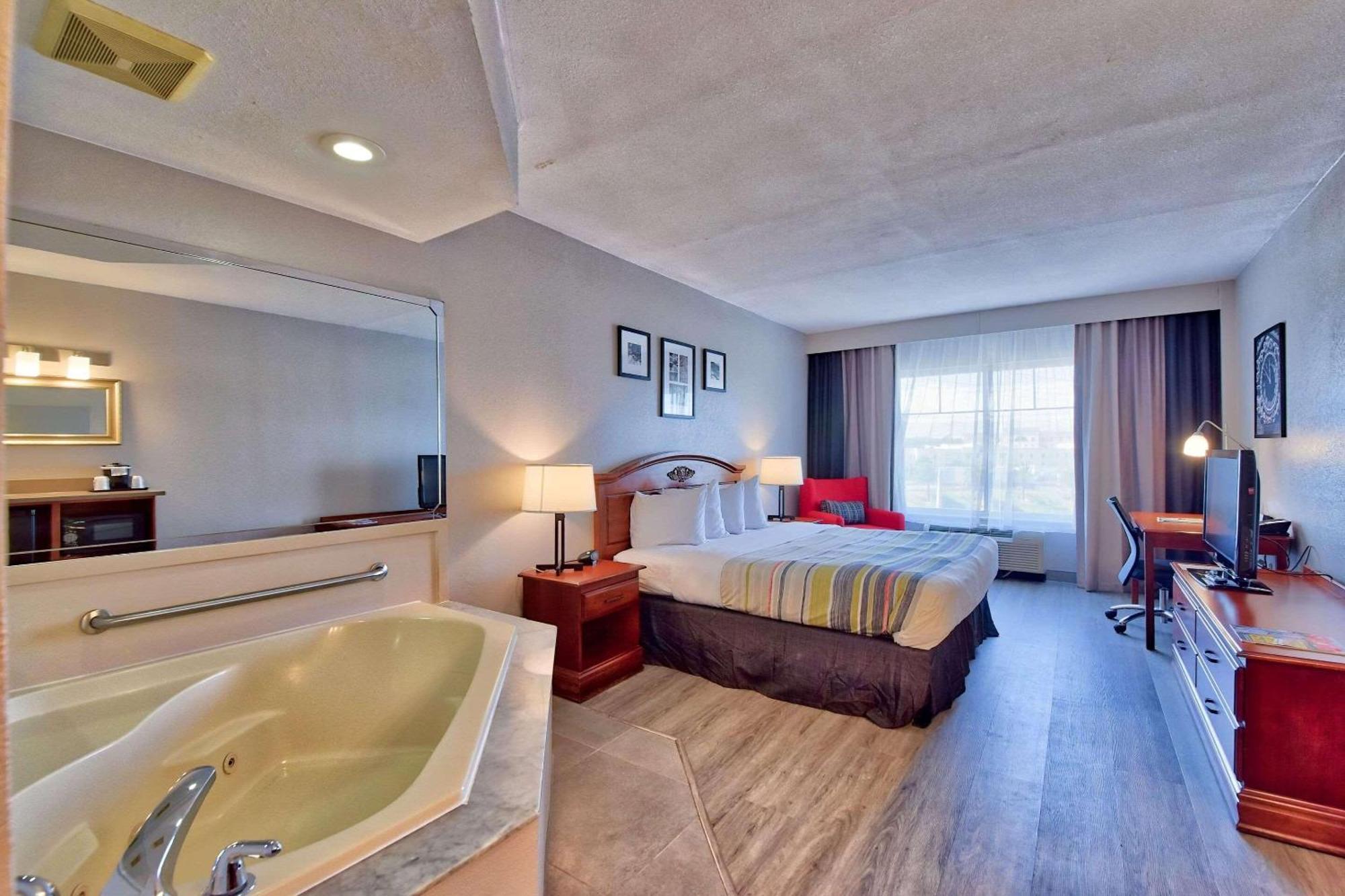 Hotel Country & By Radisson Southwest Ocala