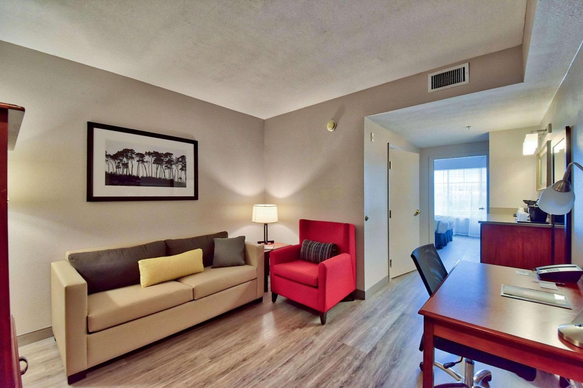 Country & By Radisson Southwest