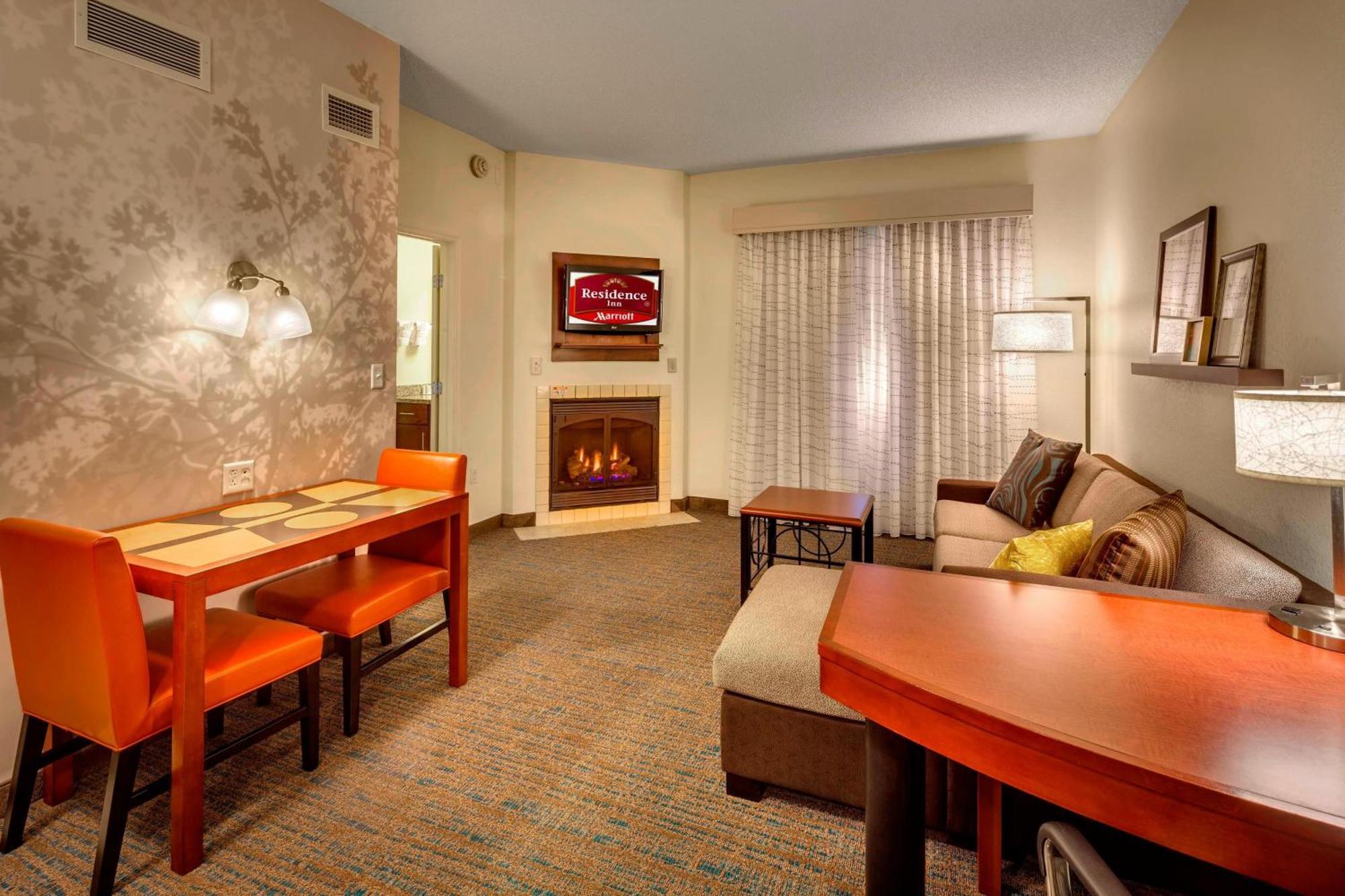 Hotel By Marriott
