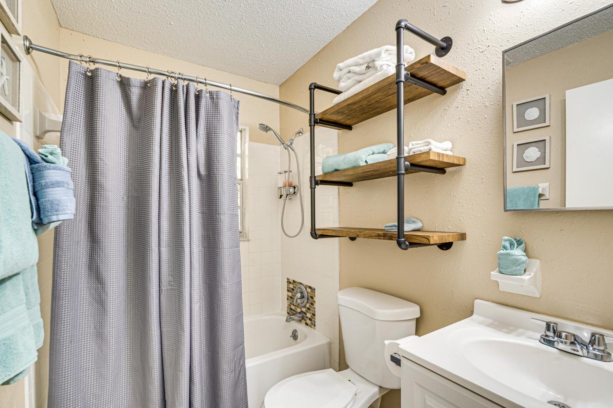 Casa de férias Dog-friendly Home, 10 Mi To Downtown *