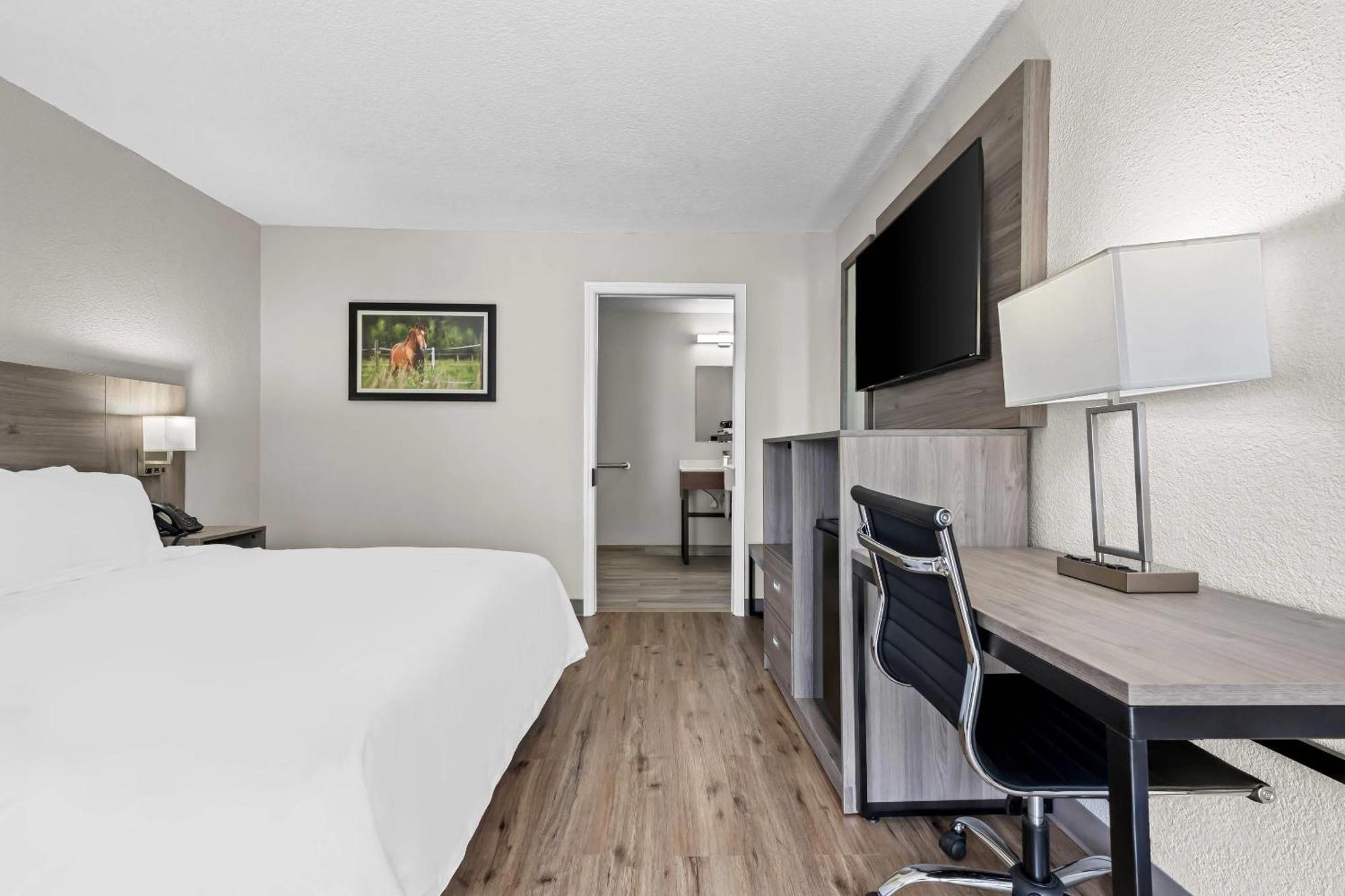 Hotel Quality & I-75 3*