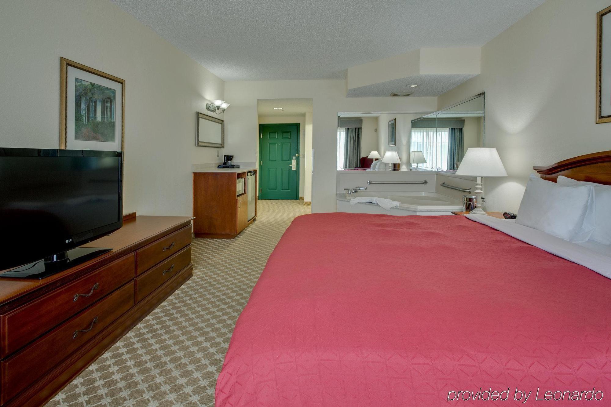 Country & By Radisson Southwest Hotel Ocala