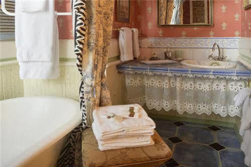 Hotel Seven Sisters