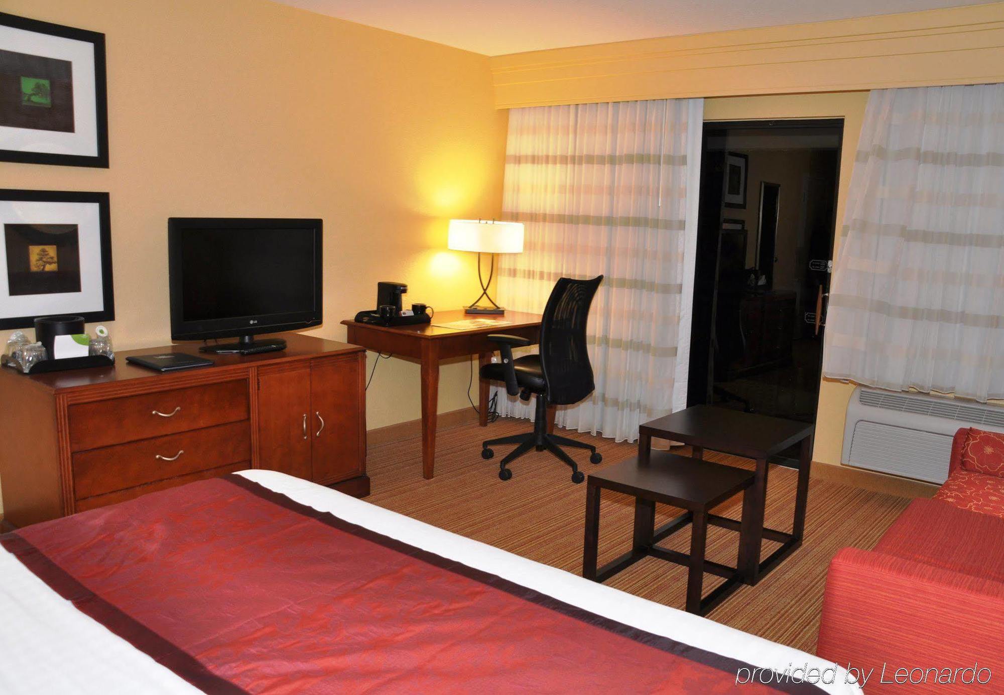 Hotel Courtyard By Marriott