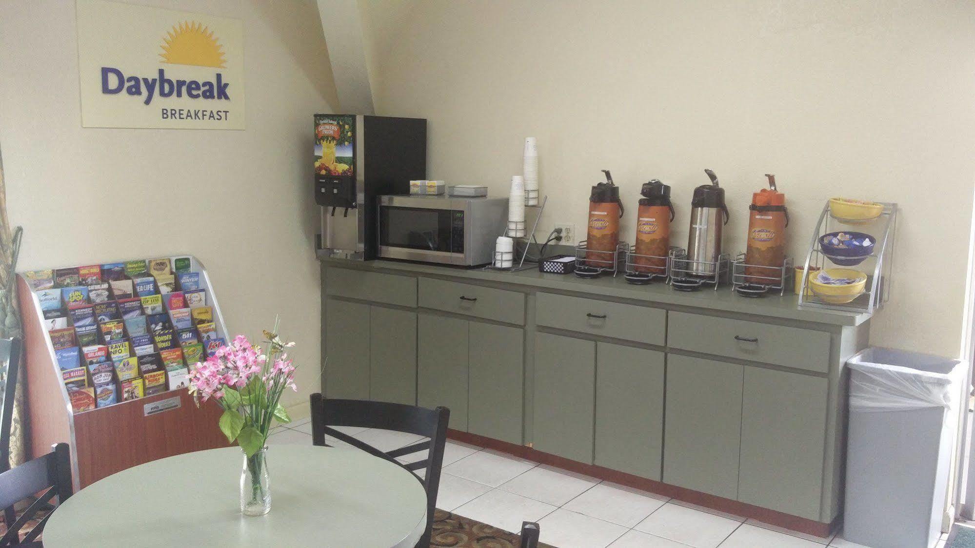 Days By Wyndham North Hotel Ocala