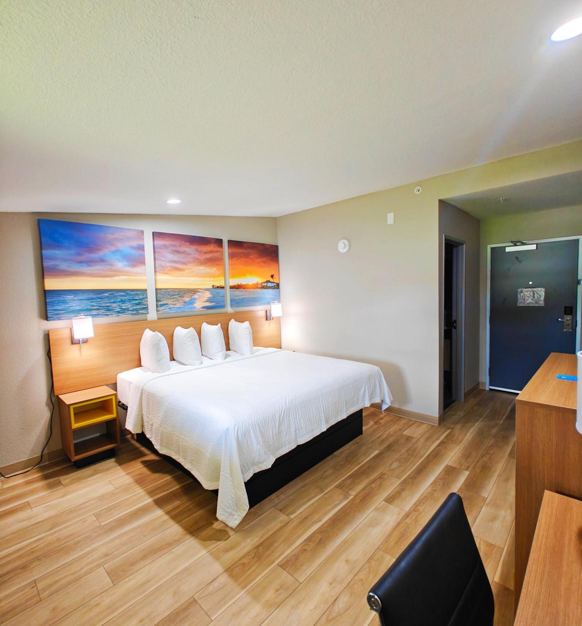 Hotel Days By Wyndham North