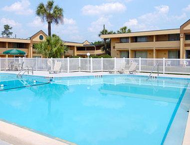 Days By Wyndham North Hotel Ocala